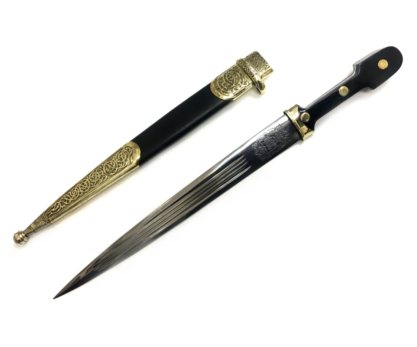 kinzhal-kavkazskiy-kuban-kazach-voyska-obr-1904-g-ukrashennyy-r9kkvu-1