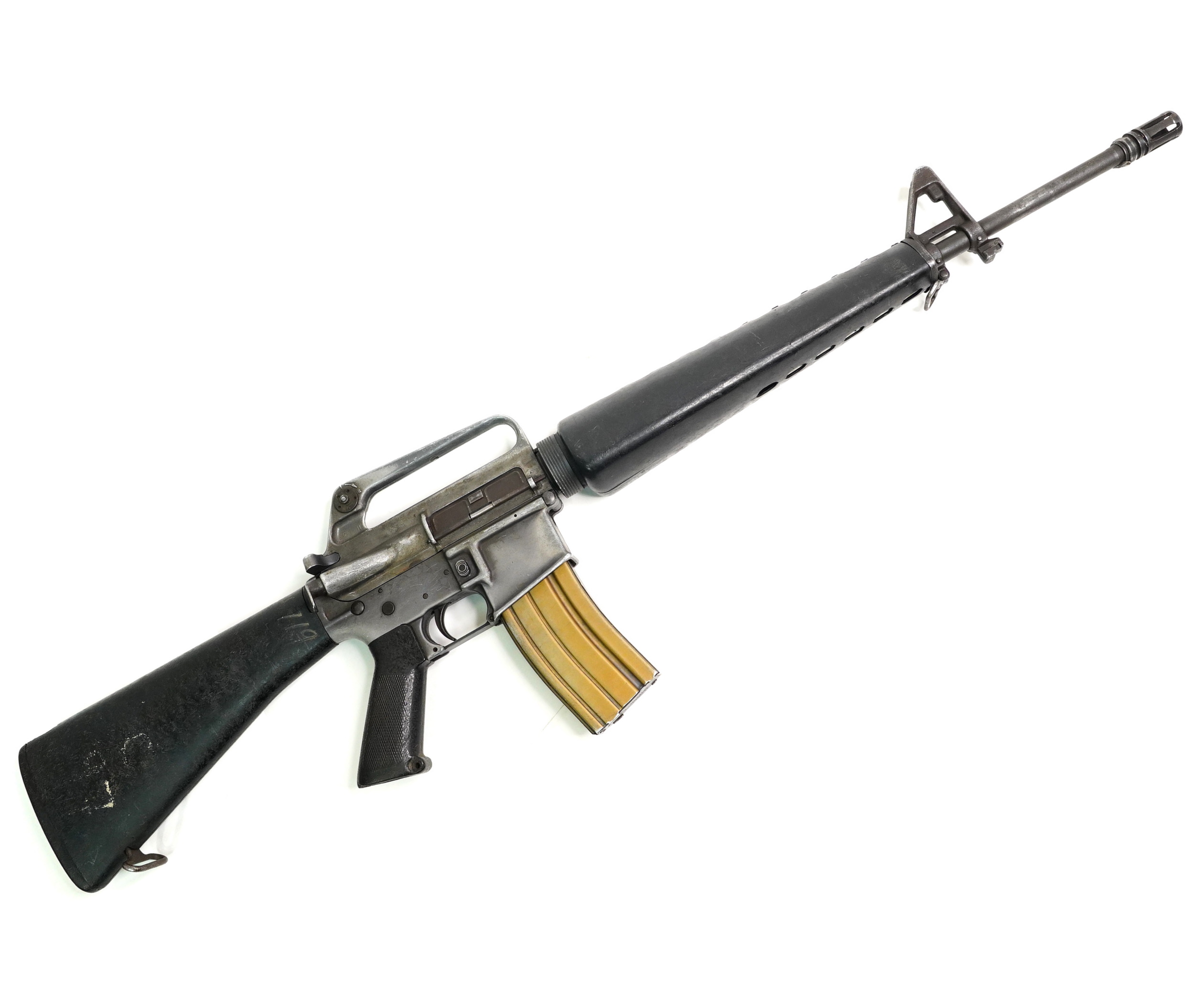 oholoshchennaya-shp-vintovka-colt-m16-o-m16a1-rok-5-56x45-223-blank-10