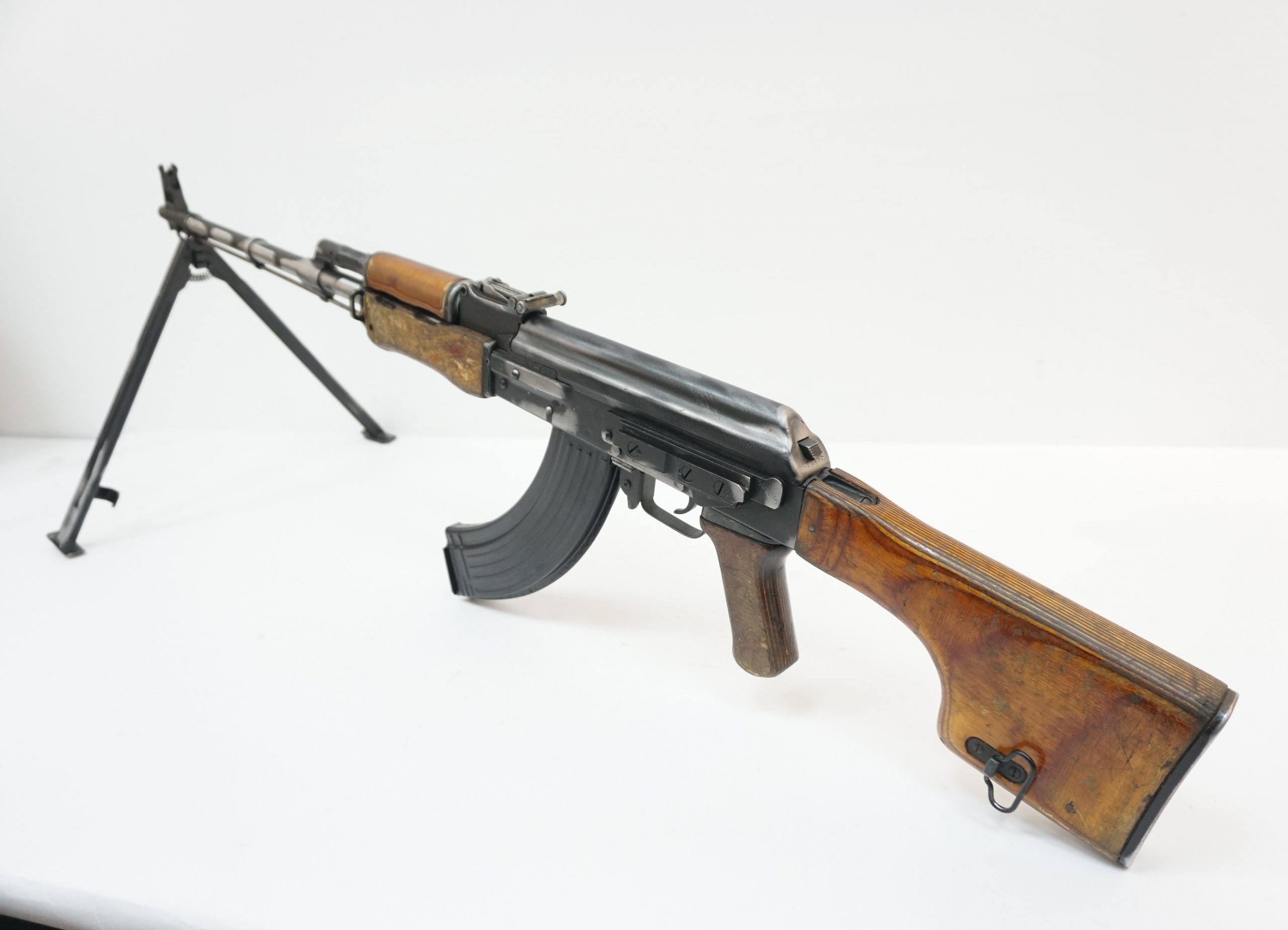 oholoshchennyy-shp-ruchnoy-pulemet-kalashnikova-rpk-sh-vpo-926-7-62x39-2