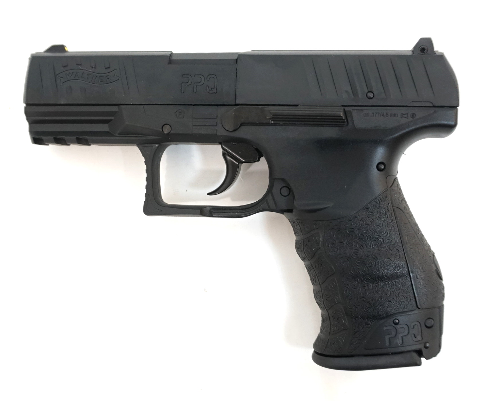 pnevmaticheskiy-pistolet-umarex-walther-ppq-1