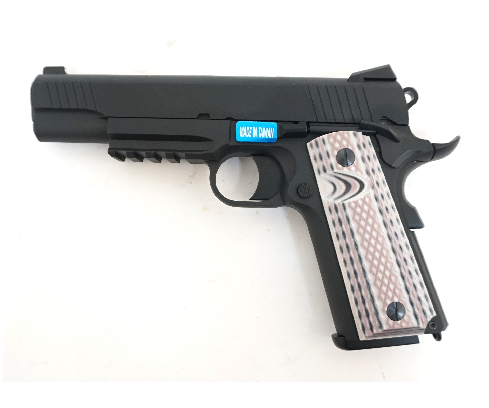 straykbolnyy-pistolet-we-colt-m45a1-black-we-e015-bk-1